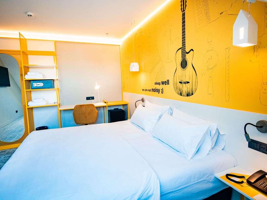 Hotel Ibis Styles Sibiu Arsenal Zimmer foto