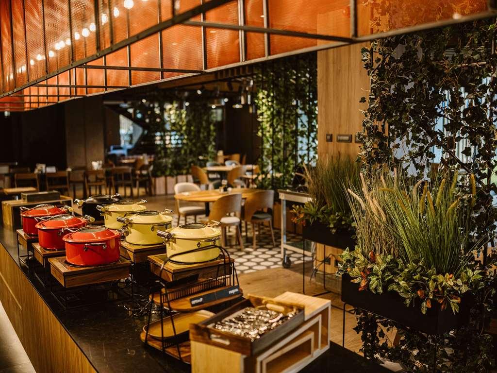 Hotel Ibis Styles Sibiu Arsenal Restaurant foto