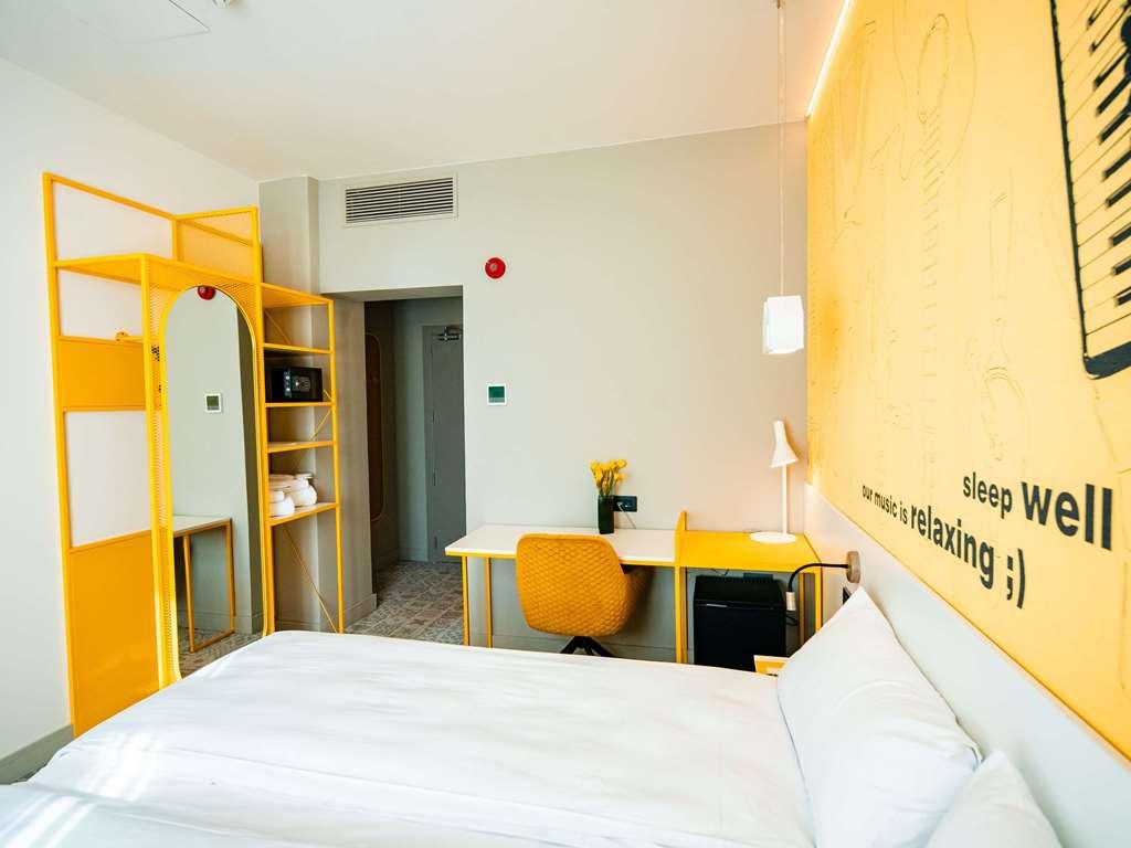 Hotel Ibis Styles Sibiu Arsenal Zimmer foto