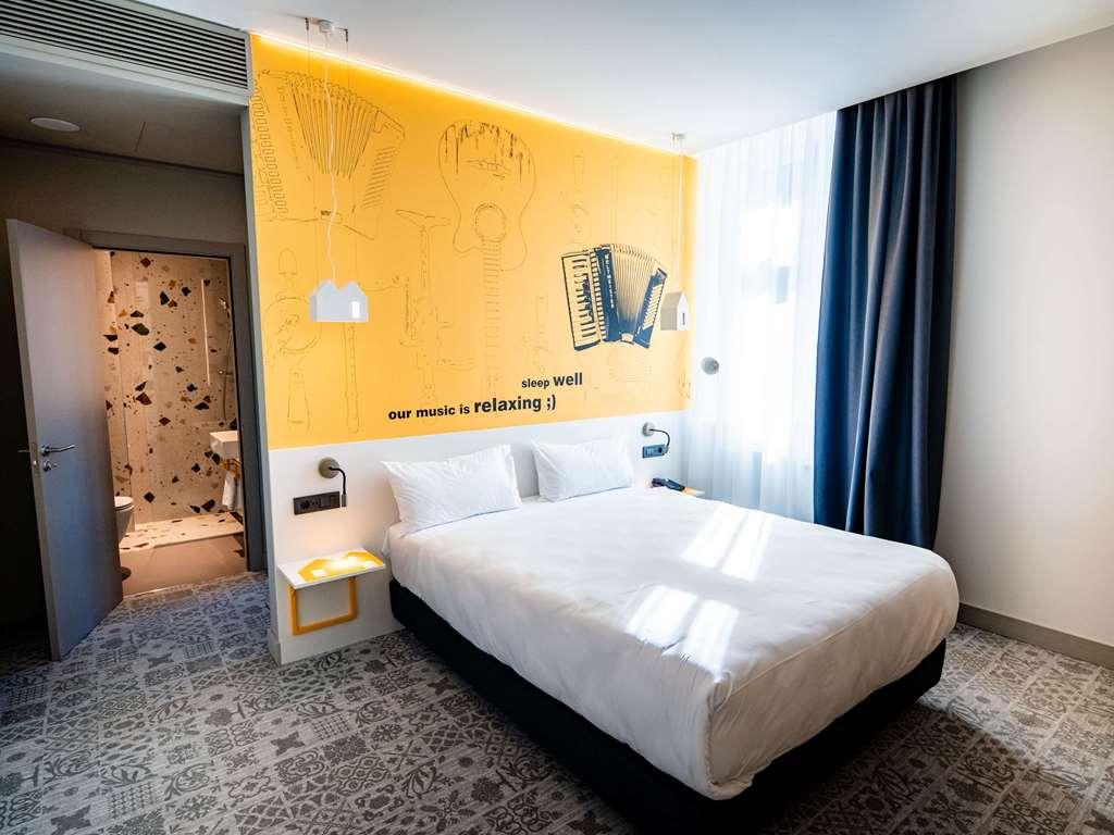 Hotel Ibis Styles Sibiu Arsenal Zimmer foto