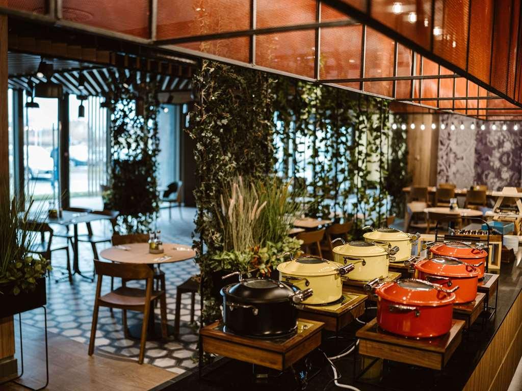 Hotel Ibis Styles Sibiu Arsenal Restaurant foto